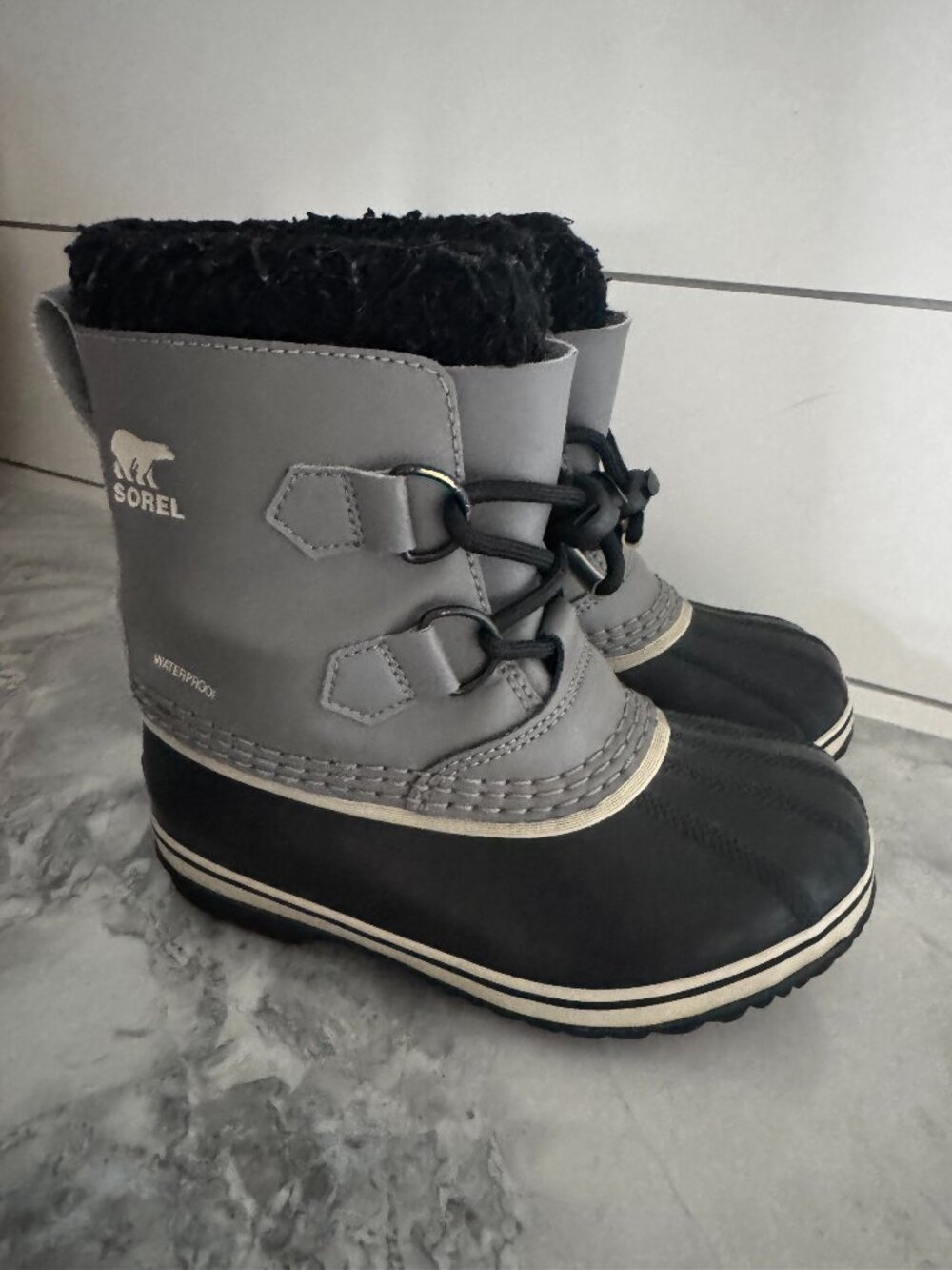 SOREL Caribou Winter Snow Boots Grey & Black